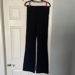 Athleta salutation – rib flair, athletic pants in a large tall size.